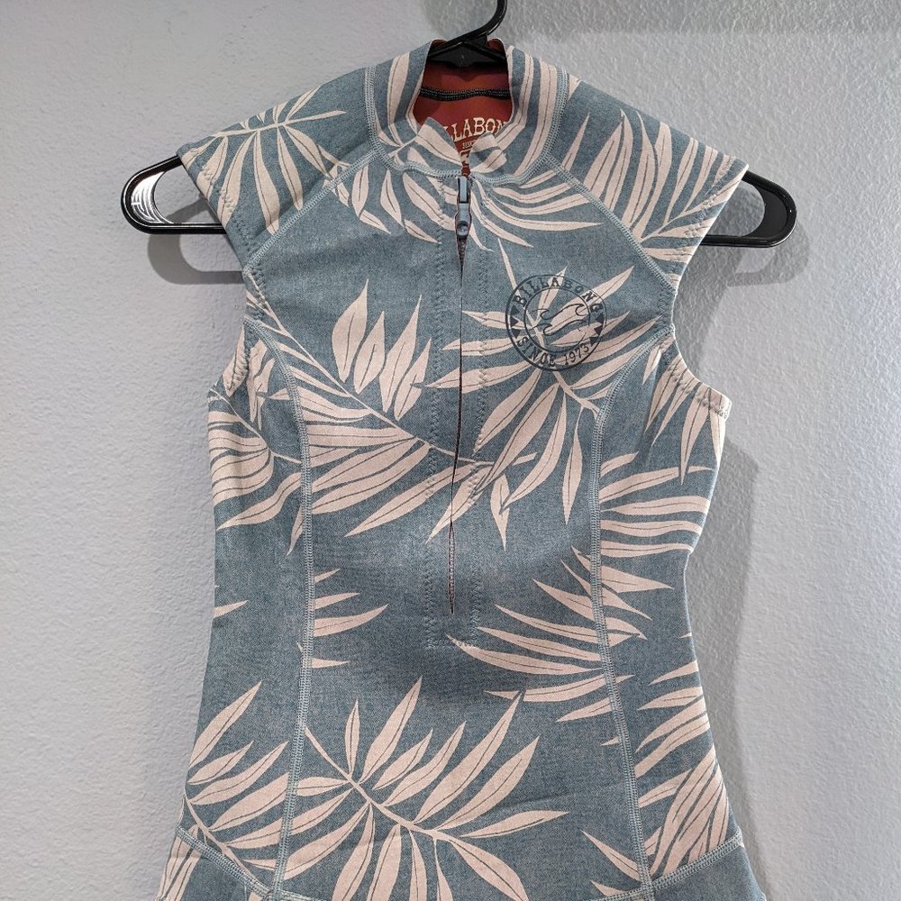 Billabong Blue and White Tropical spring WetSuit